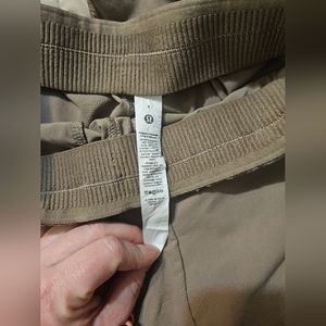 Lululemon Crop Pants Womens Size 4. Browinish Mauve In Color